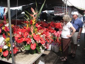 Flower vendor at Ali'i Drive farmer's market