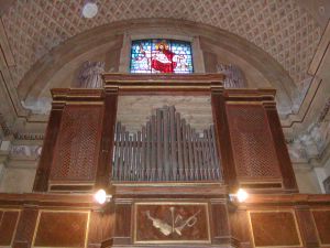 1000-year-old pipe organ - which still plays!